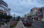 Front Street, a principal avenida de Hamilton, capital de Bermuda